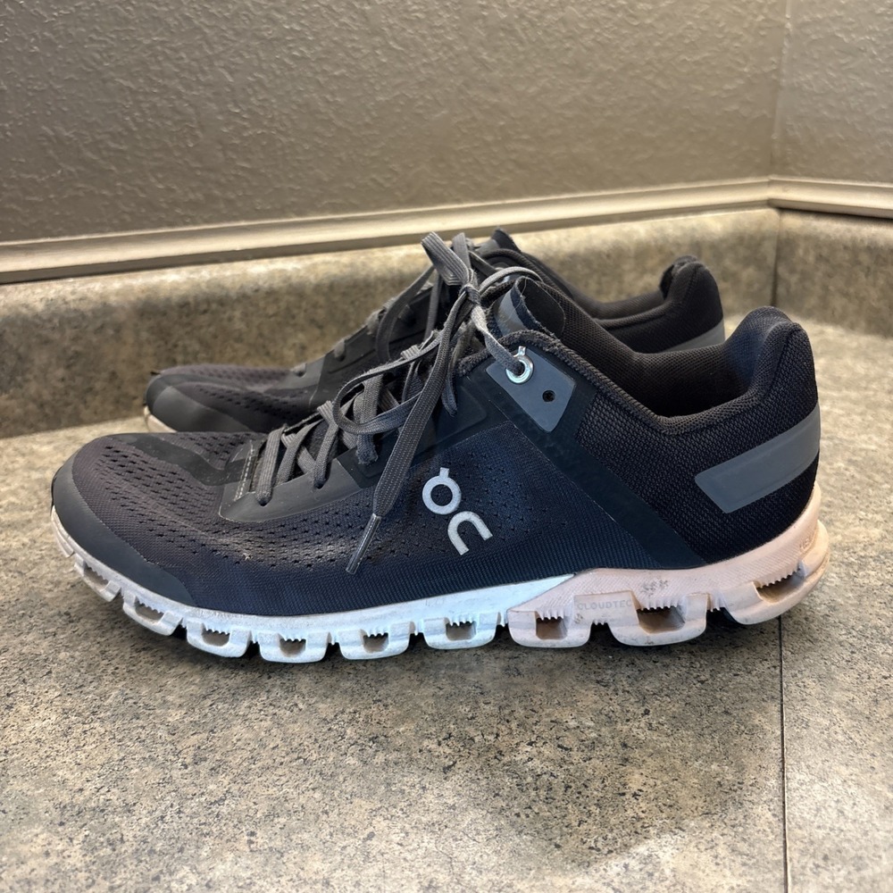 On Running Cloud Shoes Womens Size 9.5 Black Gray CloudTec Road Running Athletic